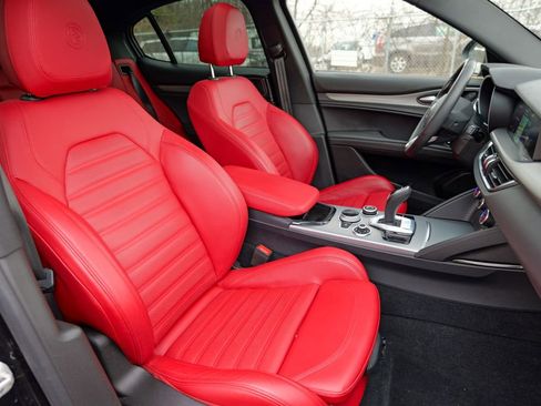 Used 2024 Alfa Romeo Stelvio Ti w/ Performance Driving Package image 37