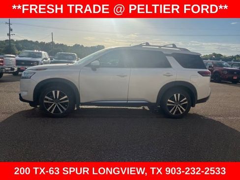 Used 2024 Nissan Pathfinder Platinum FWD image 4