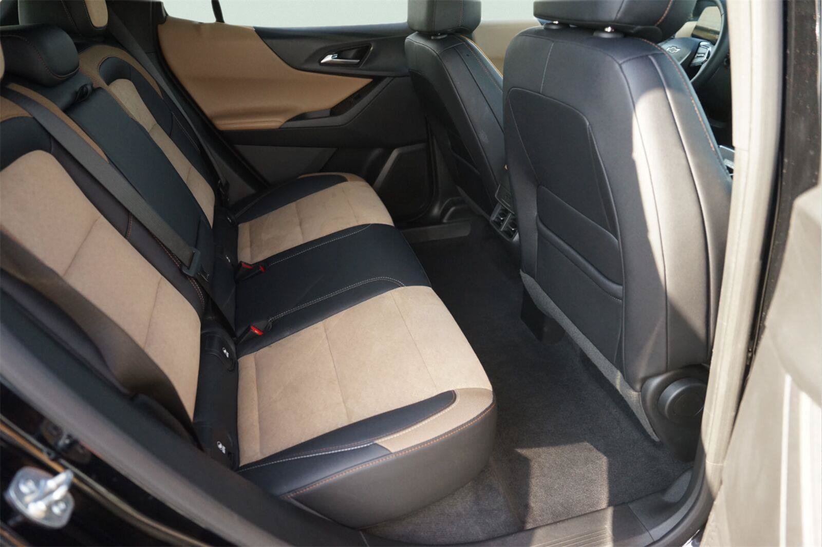 Used 2025 Chevrolet Equinox ACTIV FWD image 15