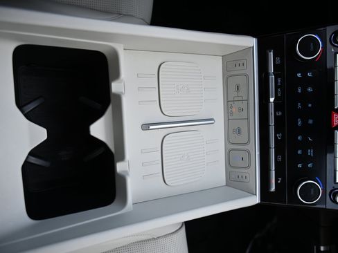 Used 2025 Hyundai Santa Fe Calligraphy image 15