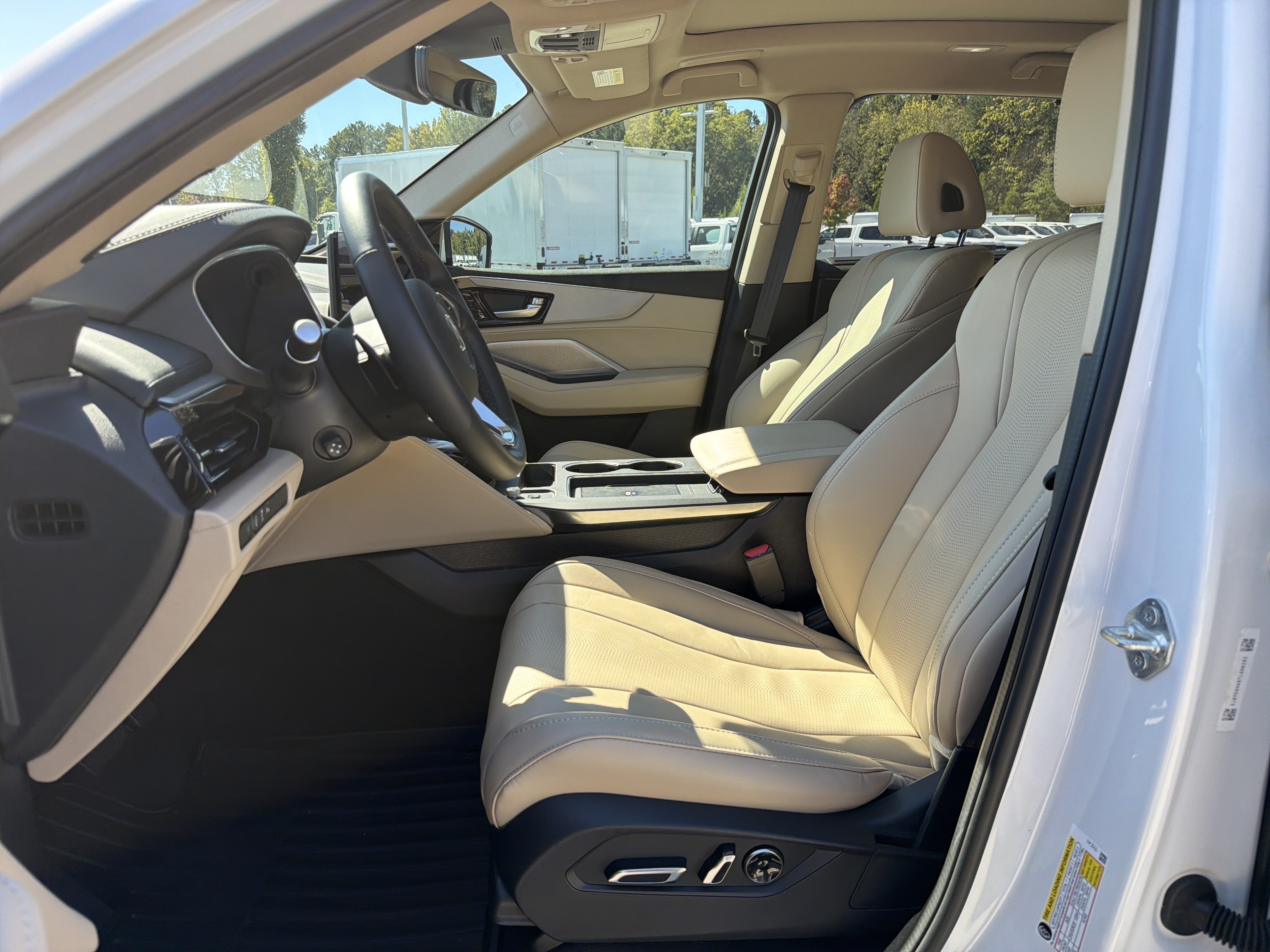 Certified 2026 Acura MDX w/ Technology Package FWD image 16