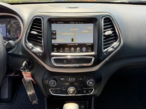 Used 2017 Jeep Cherokee Latitude w/ True North Edition AWD/4WD image 20