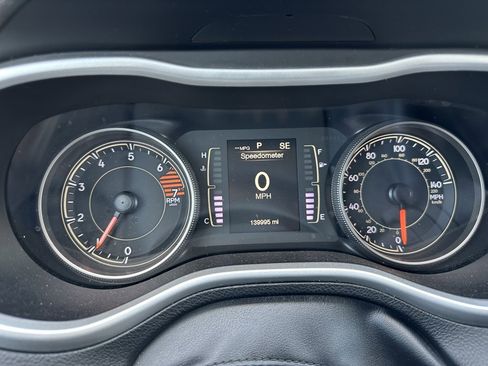 Used 2018 Jeep Cherokee Latitude Plus image 22