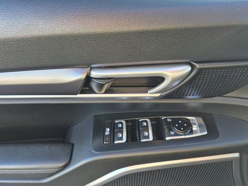 Used 2025 Kia Telluride S image 9