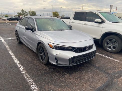 Used 2025 Honda Civic Sport image 3