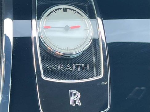 Used 2016 Rolls-Royce Wraith RWD image 25