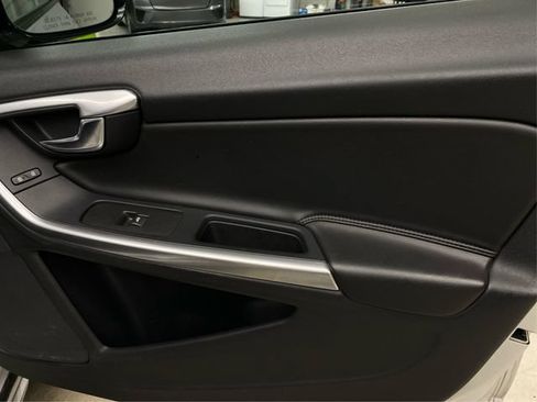 Used 2018 Volvo V60 T5 Cross Country AWD/4WD image 28