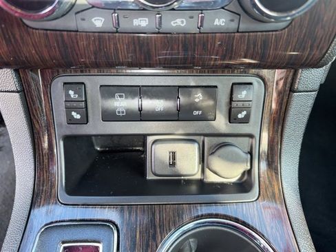 Used 2015 Chevrolet Traverse LT image 21