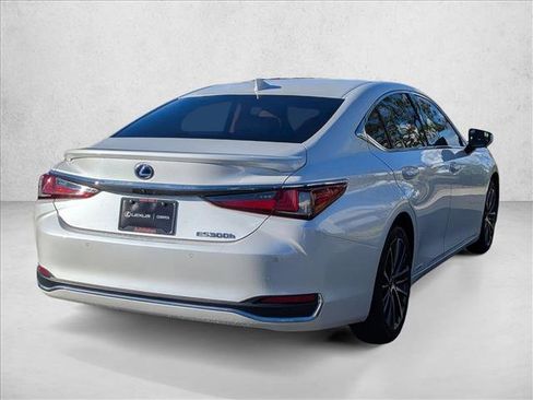Used 2022 Lexus ES 300h w/ Premium Package image 6