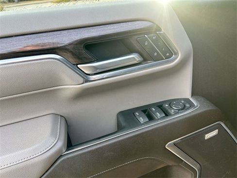 Used 2023 Chevrolet Silverado 1500 LTZ image 17