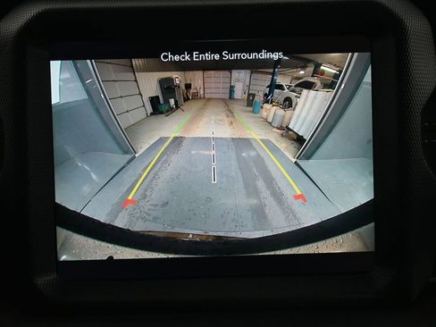 Used 2020 Jeep Wrangler Unlimited Sahara image 18