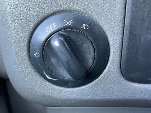 Used 2018 Nissan NV 1500 SV image 14