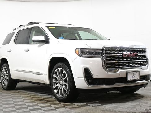 Used 2023 GMC Acadia Denali w/ Denali Technology Package image 9