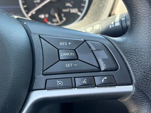 Used 2024 Nissan Altima 2.5 SV FWD image 12
