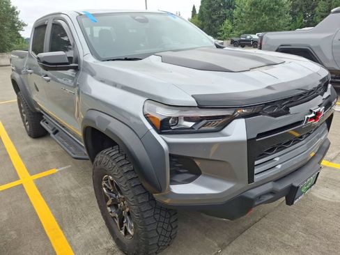 Used 2024 Chevrolet Colorado ZR2 w/ ZR2 Convenience Package III AWD/4WD image 2