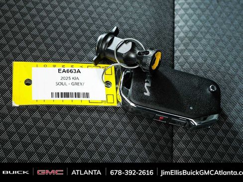Used 2025 Kia Soul LX FWD image 34