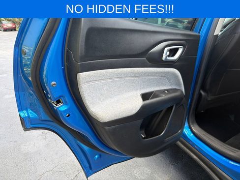 Used 2022 Jeep Compass Latitude AWD/4WD image 36