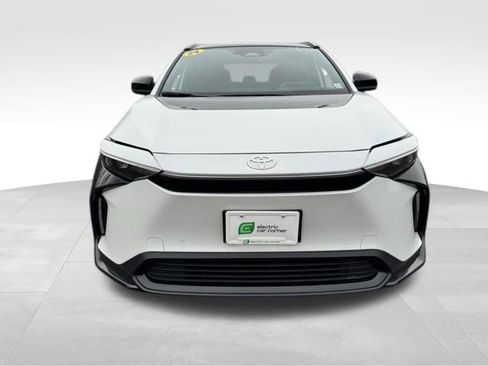 Used 2024 Toyota bZ4X XLE w/ Weather Package image 2