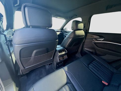 Used 2023 Audi e-tron S Premium Plus image 25