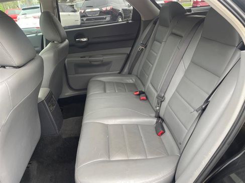 Used 2005 Dodge Magnum SXT w/ Comfort Seating Group AWD/4WD image 12