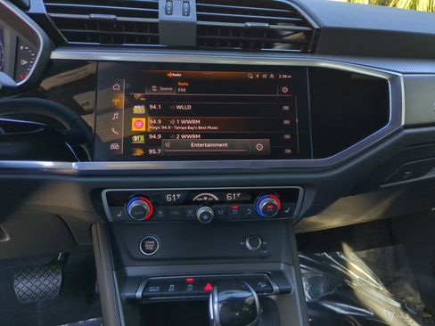 Certified 2025 Audi Q3 2.0T Premium w/ Convenience Package image 23