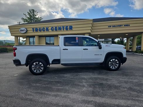 Used 2024 Chevrolet Silverado 2500 Custom w/ Custom Value Package AWD/4WD image 7