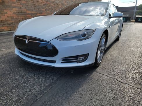 Used 2015 Tesla Model S 70D AWD/4WD image 26