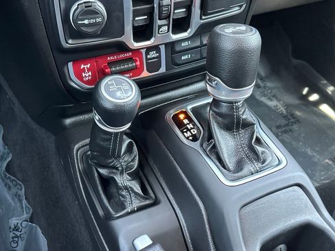 Used 2025 Jeep Wrangler Unlimited Sport S 4xe AWD/4WD image 24