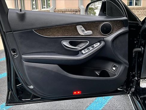 Used 2019 Mercedes-Benz C 300 Sedan image 21