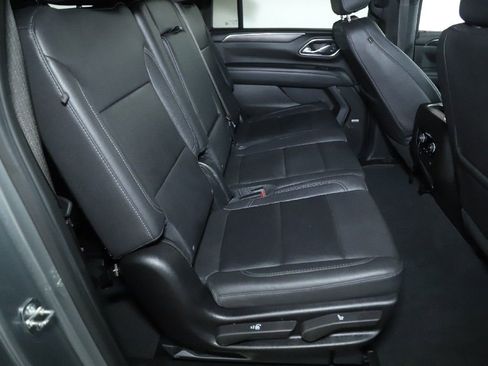 Used 2023 Chevrolet Suburban LT image 33
