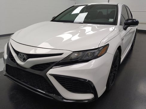 Used 2023 Toyota Camry SE FWD image 14