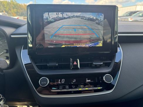 Used 2025 Toyota Corolla LE image 34
