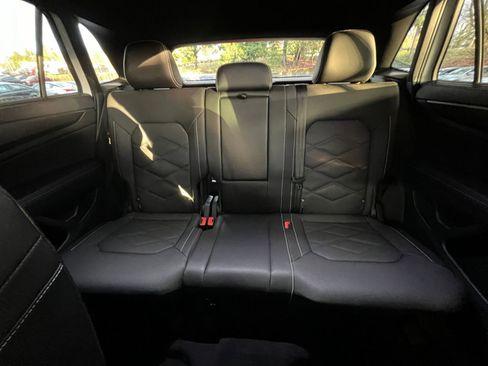 Used 2025 Volkswagen Atlas Cross Sport SE image 39