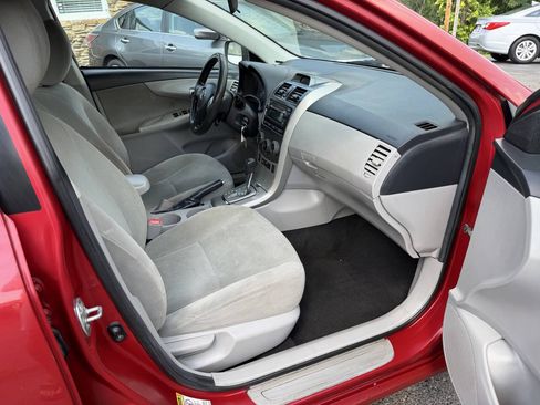 Used 2012 Toyota Corolla LE FWD image 7