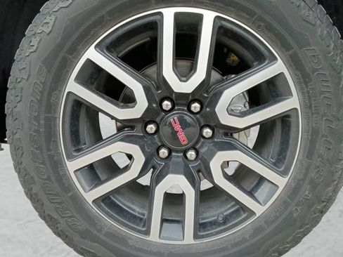Used 2024 GMC Sierra 1500 AT4 w/ Technology Package AWD/4WD image 23