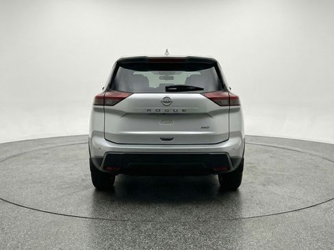 Used 2025 Nissan Rogue SV AWD/4WD image 7