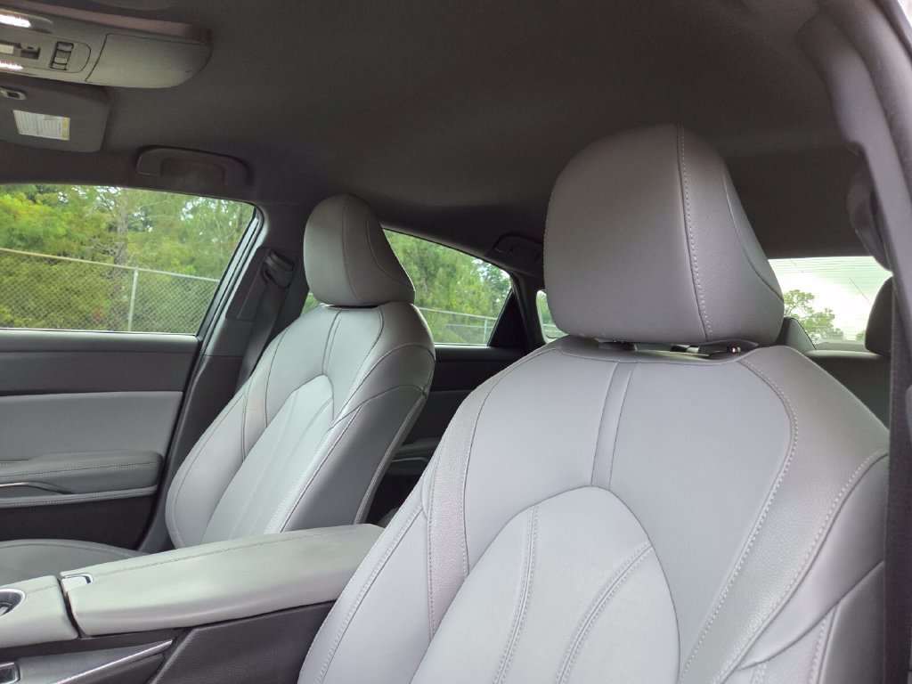 Used 2021 Toyota Avalon XLE FWD image 23