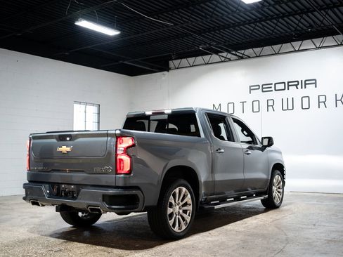 Used 2021 Chevrolet Silverado 1500 High Country image 10
