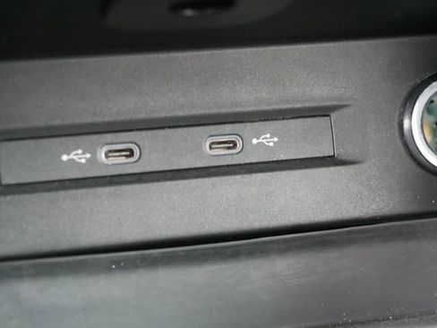 Certified 2024 Volkswagen Taos SE image 38