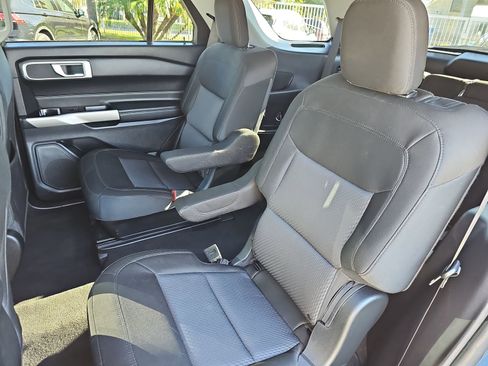 Used 2023 Ford Explorer XLT image 16