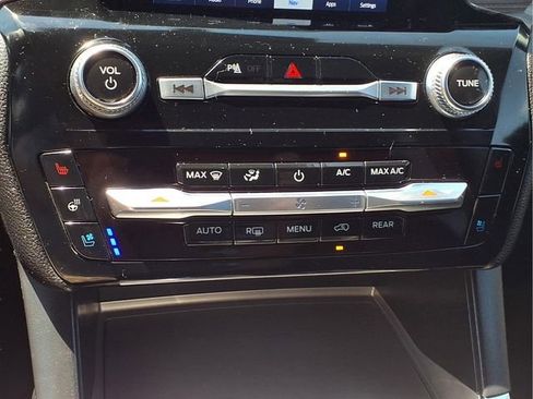 Certified 2023 Ford Explorer Limited w/ Limited Technology Package AWD/4WD image 17