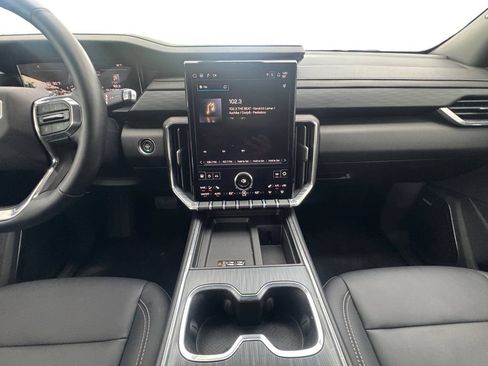 Certified 2026 GMC Acadia Elevation w/ Elevation Premium Package FWD image 12