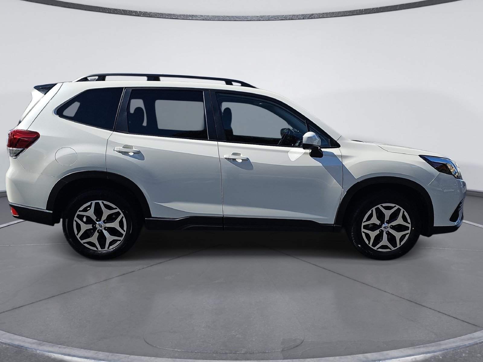 Certified 2024 Subaru Forester Premium AWD/4WD image 2