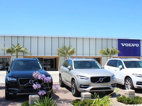 Used 2025 Volvo EX30 Ultra AWD/4WD image 32