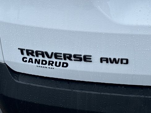 Used 2023 Chevrolet Traverse LT w/ Midnight/Sport Edition image 8