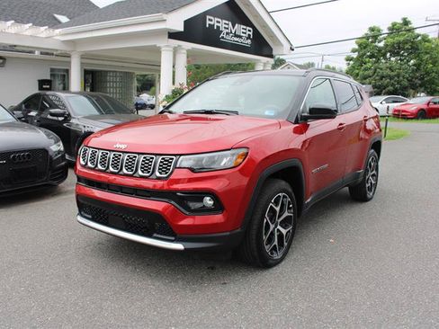 Used 2025 Jeep Compass Limited AWD/4WD image 4