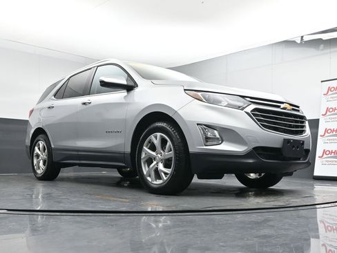 Used 2018 Chevrolet Equinox Premier image 32