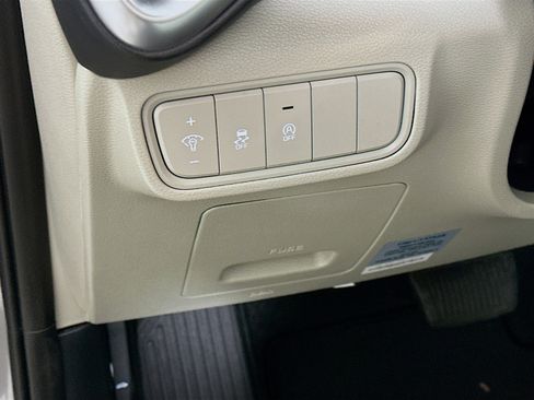 Used 2025 Kia Soul LX w/ LX Technology Package image 17