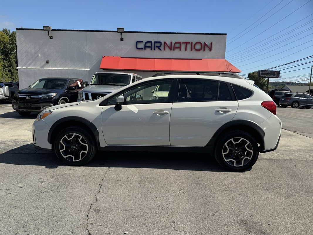 Used 2017 Subaru Crosstrek 2.0i Premium AWD/4WD image 3