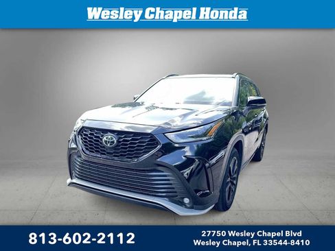 Used 2024 Toyota Highlander XSE AWD/4WD image 1